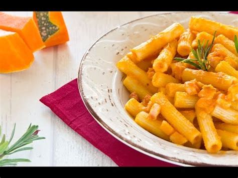  I Noodle di Melone: Una Deliziosa Sinfonia di Sapori Asciutti e Fruttati!