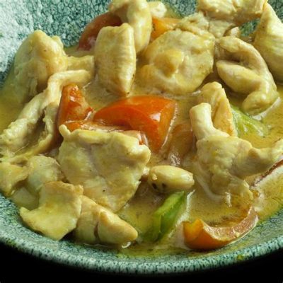  Il Noodle Di Pollo Al Curry: Una Sinfonia Piccante E Ricca Di Aromi Che Stupirà Il Tuo Palato!